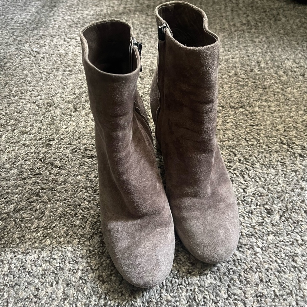 Vince Ridley Grey Suede Ankle Boots Size 7.5 - Picture 9 of 13
